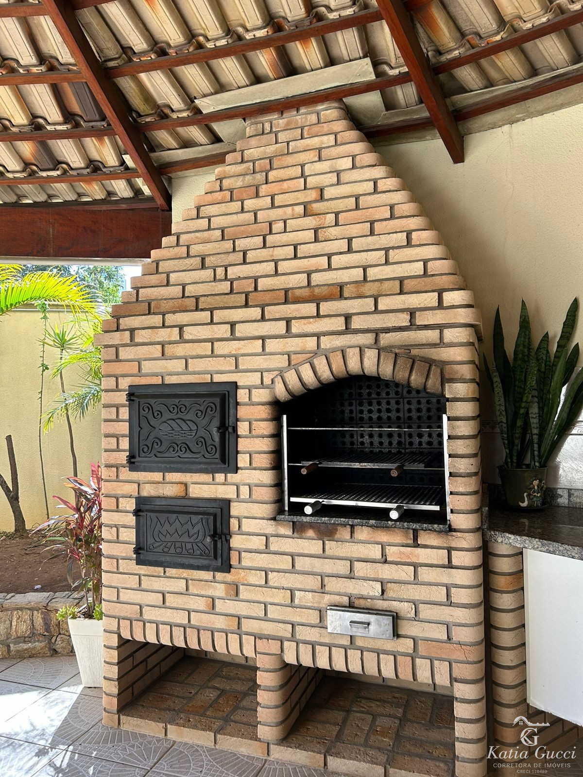 8fa6f9f9-2e6c-4a97-afea-bc20a705e610