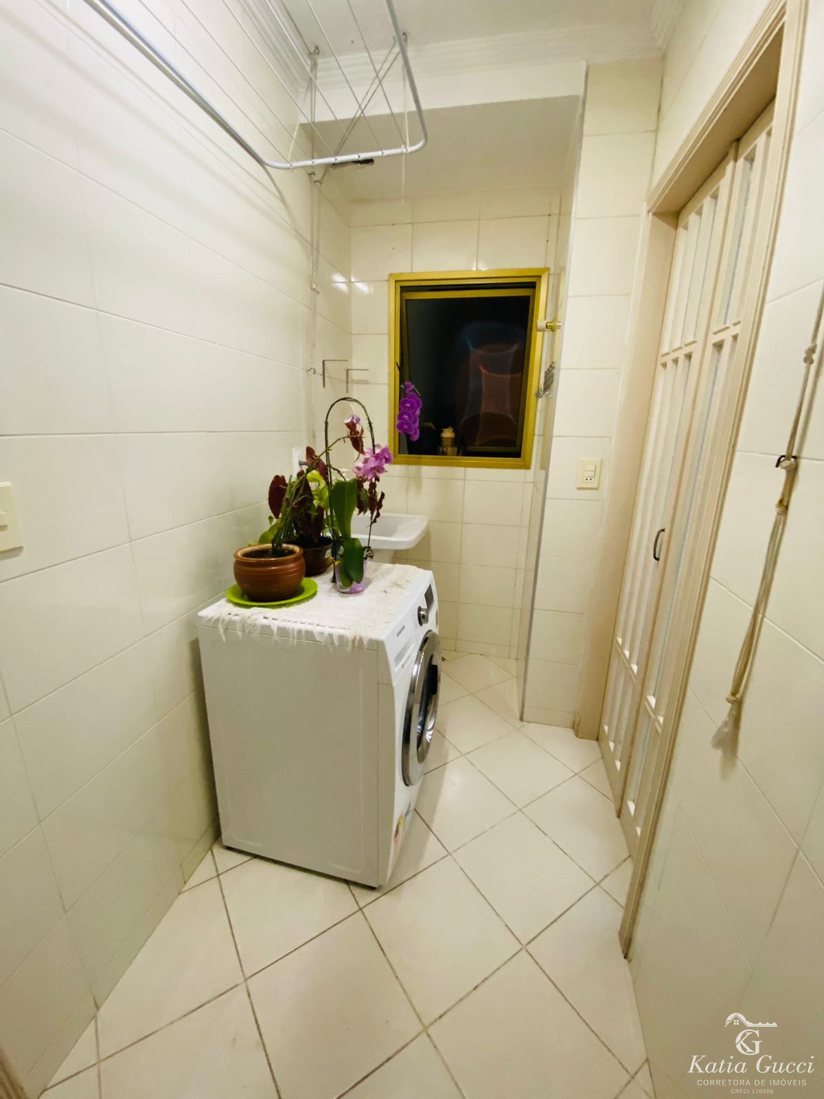 e6e4730c-0a28-4eef-8b5b-8d717e349ba3