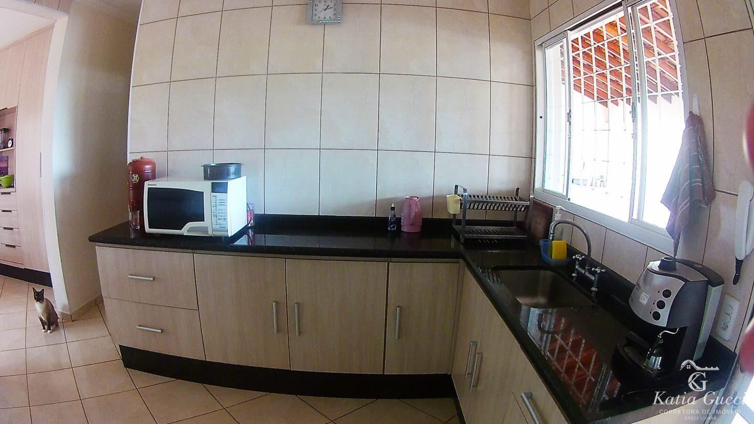 a6f0253f-5aad-4196-b2f1-d6c85df4947b